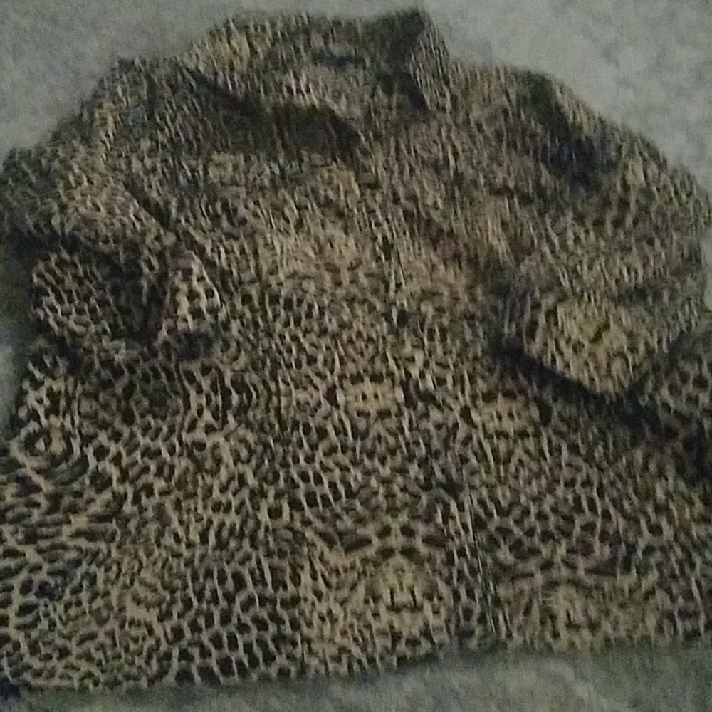 Long sleeve cheetah, 3/4 sleeve, large